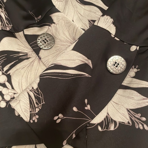 Tasi New York blouse - Picture 5 of 9